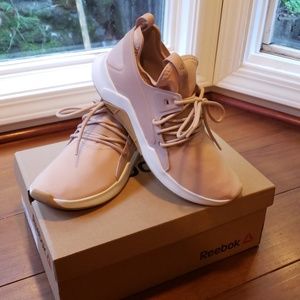 LN Reebok Womens Guresu 2.0 SZ 8